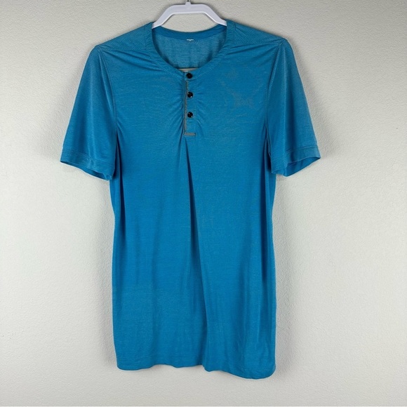Lululemon Men’s Blue Stitch Like Stripe Short Sleeve Henley Shirt Size Small - Picture 1 of 5